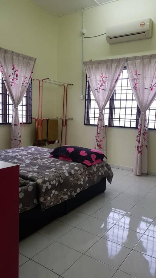 Room/homestay Nazadja Sungai Besar